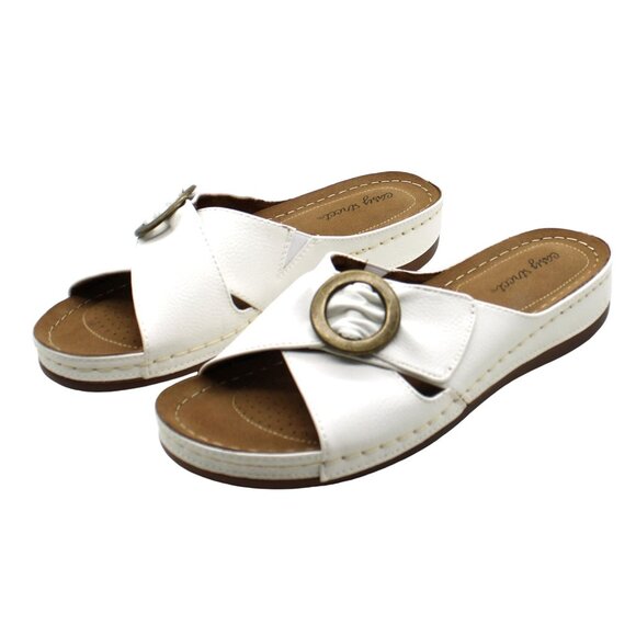 Easy Street Flats - Picture 3 of 9